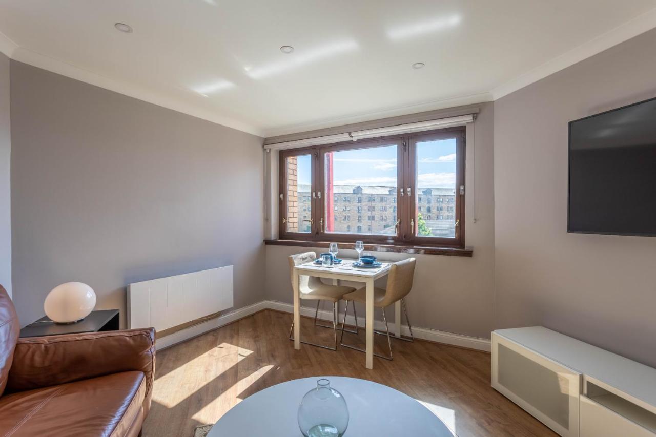 Stunning 1 Bed Merchant City Apartment With Parking กลาสโกว์ ภายนอก รูปภาพ