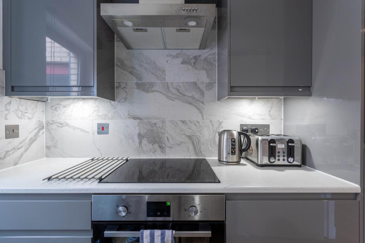 Stunning 1 Bed Merchant City Apartment With Parking กลาสโกว์ ภายนอก รูปภาพ