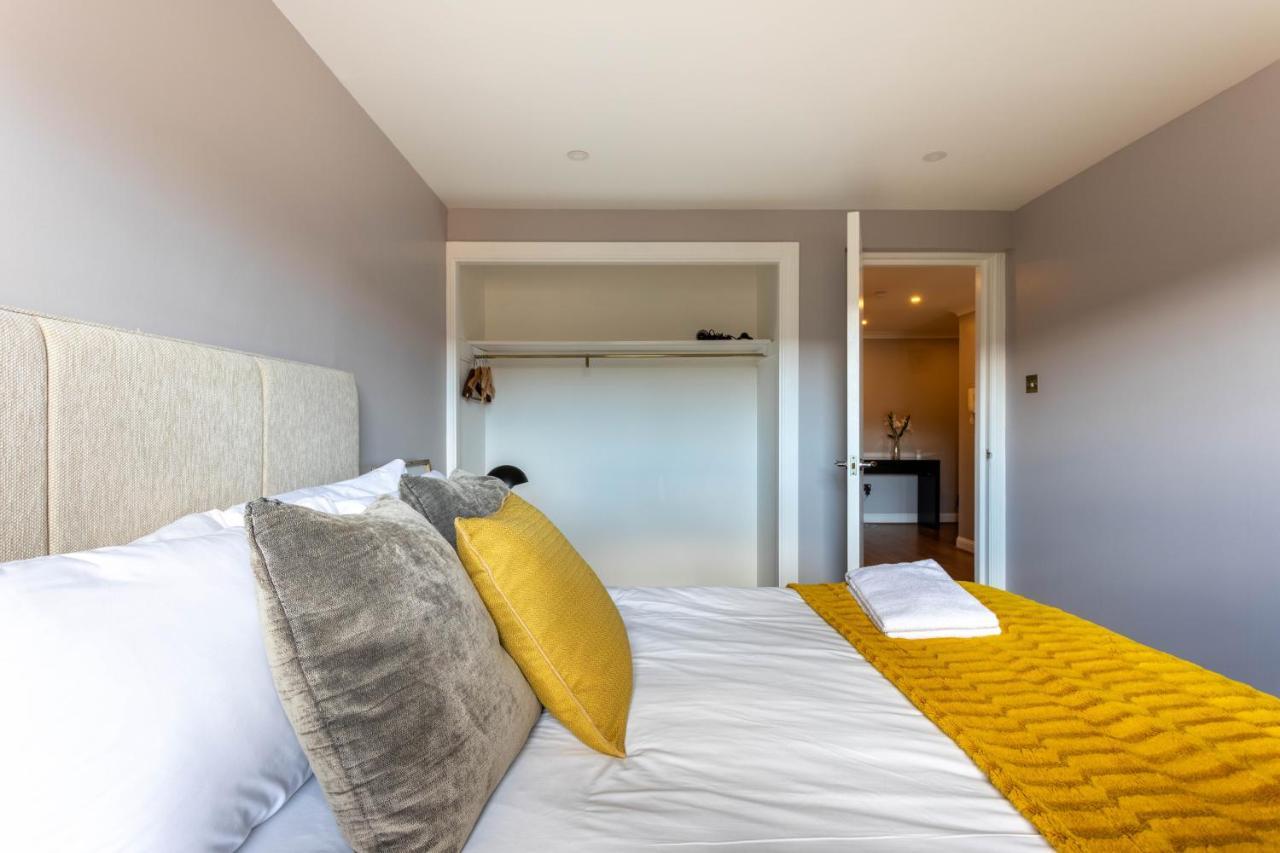 Stunning 1 Bed Merchant City Apartment With Parking กลาสโกว์ ภายนอก รูปภาพ