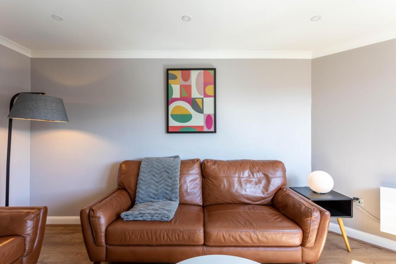 Stunning 1 Bed Merchant City Apartment With Parking กลาสโกว์ ภายนอก รูปภาพ